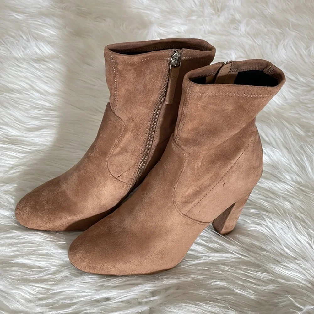 Steve Madden booties size 8 color camel/tan